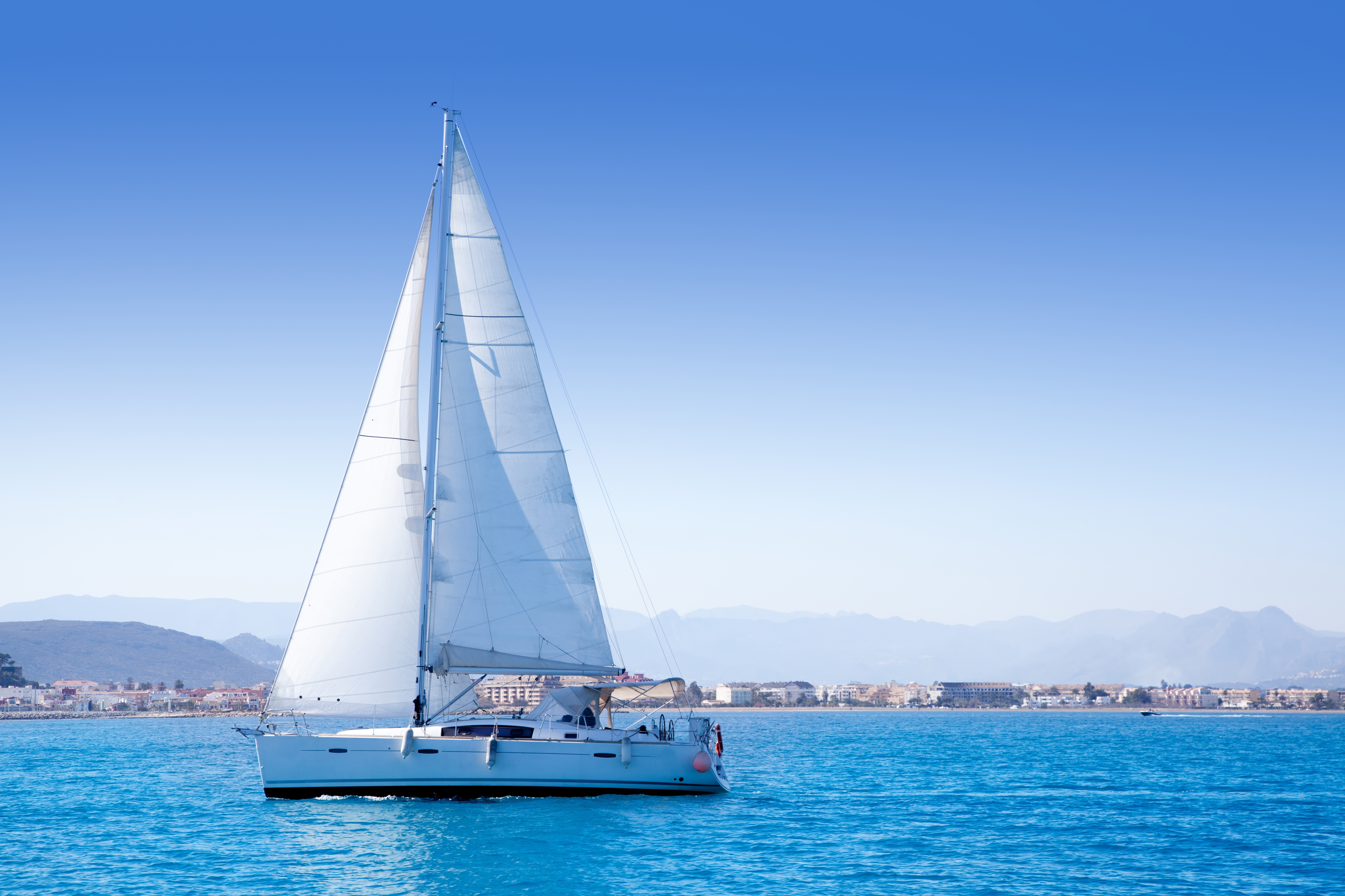 Monohull