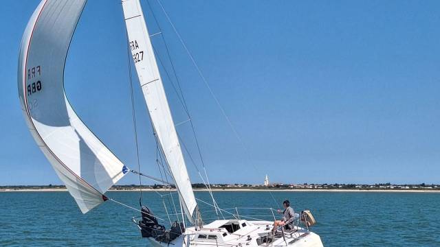 André Mauric Design Clipper MC