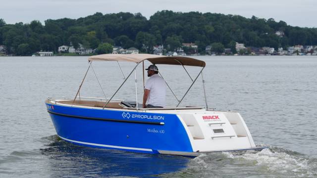 Maxima Boats 630