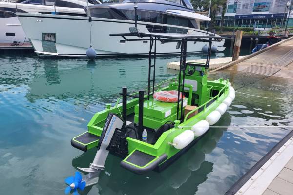 Five Aluminium Boat & Engineering E018 Centurion